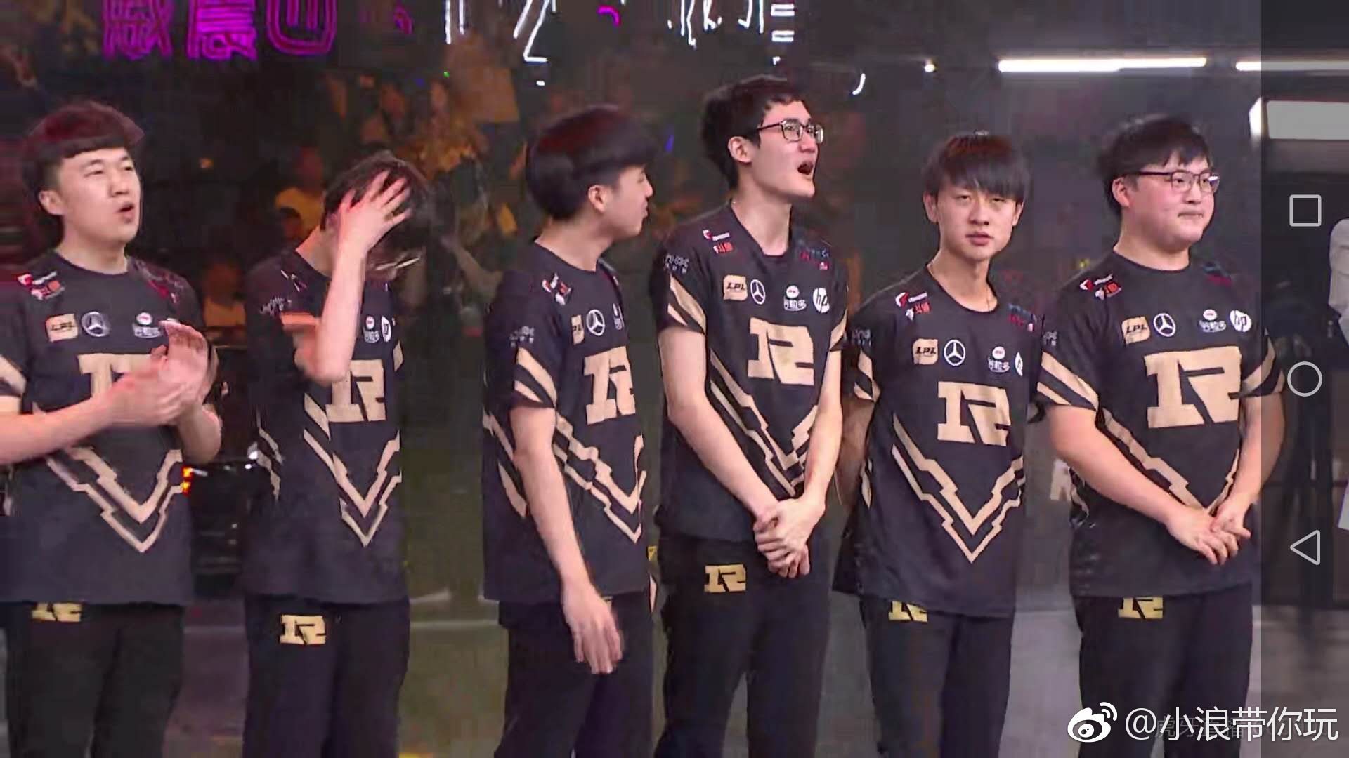 开云中国-Uzi重返赛场，大比分获胜首场状态出色，RNG观众沸腾！-开云中国