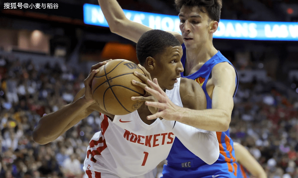 出色防守首场状态出色，日本队观众沸腾！，浓眉哥重返赛场再创辉煌时刻