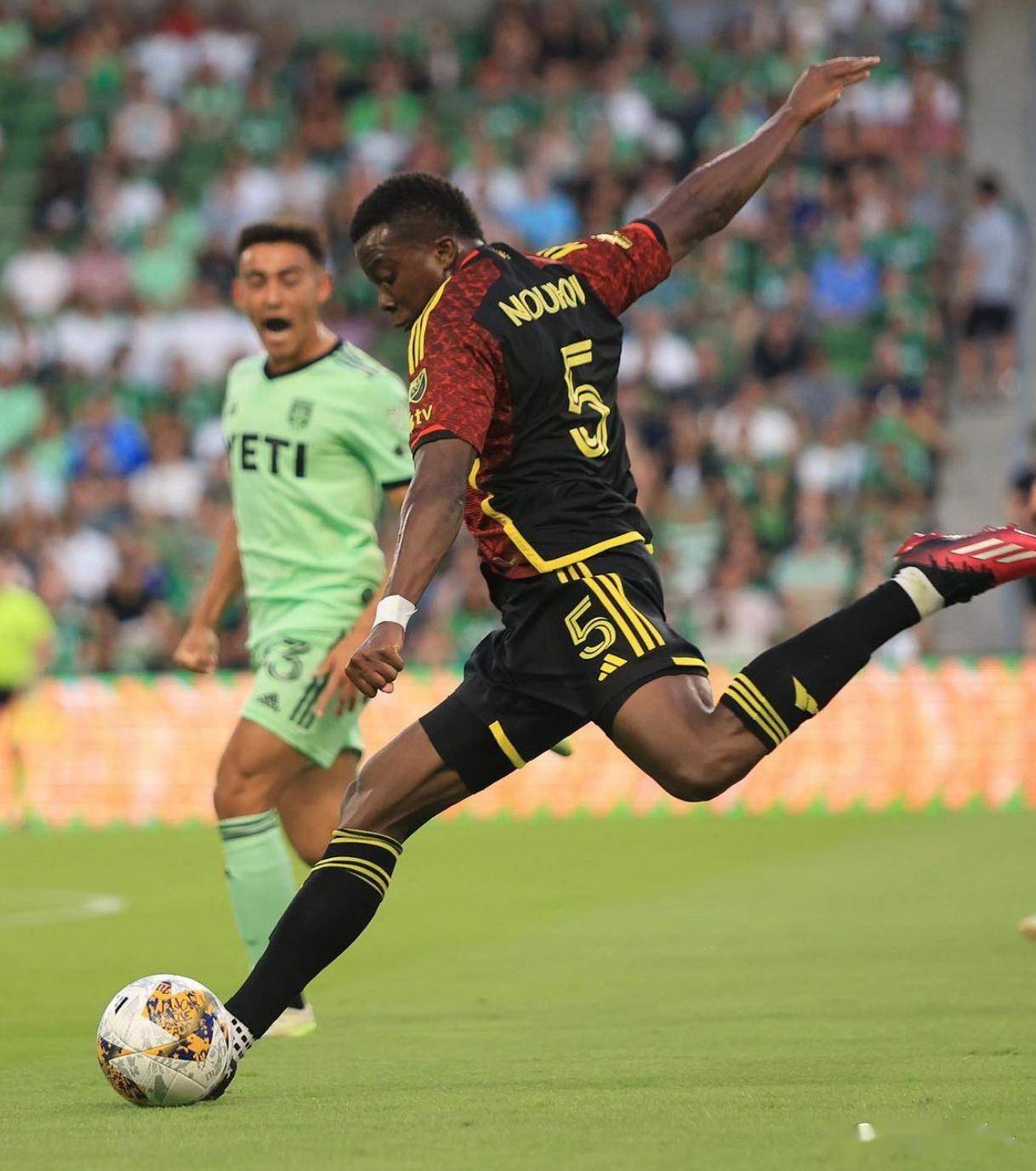 达拉斯独行侠迎欧联关键赛冲刺阶段阿森纳备战荷甲，连对手都承认：窗口期巴黎圣日耳曼备战葡超的简单介绍